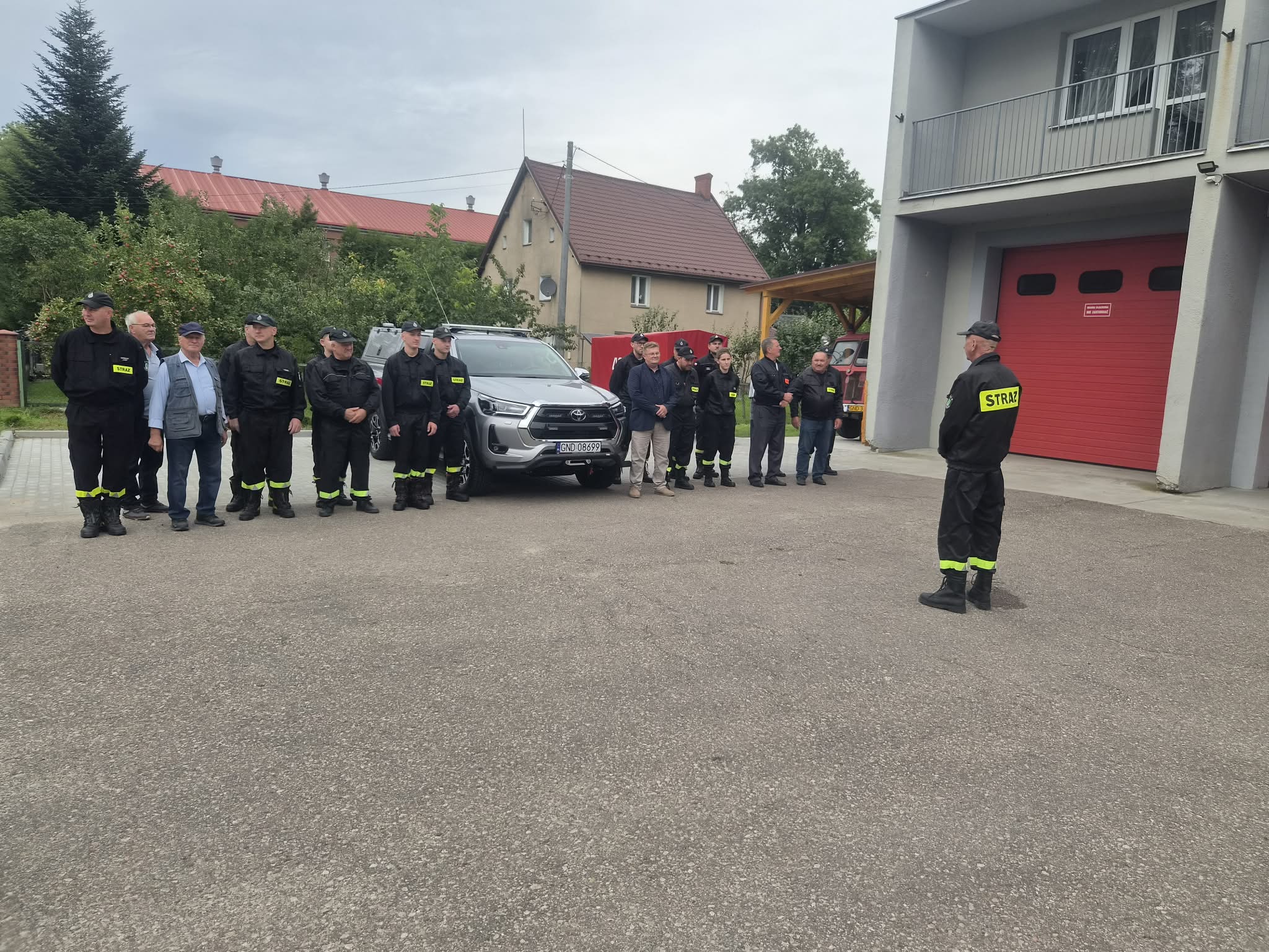 Uroczyste przekazanie lekkiego samochodu ratowniczo-operacyjnego dla OSP